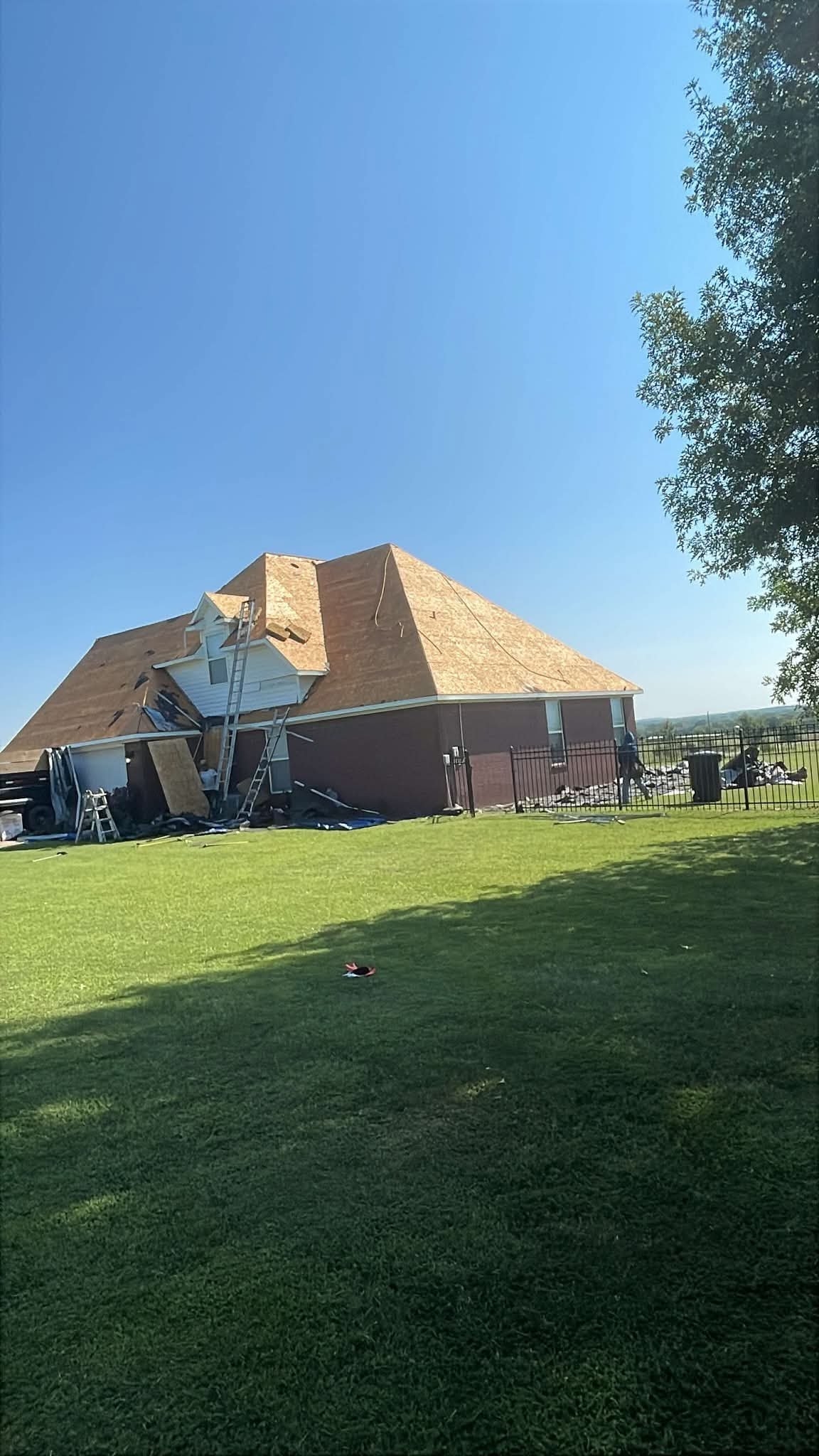 j&e roofing (1)